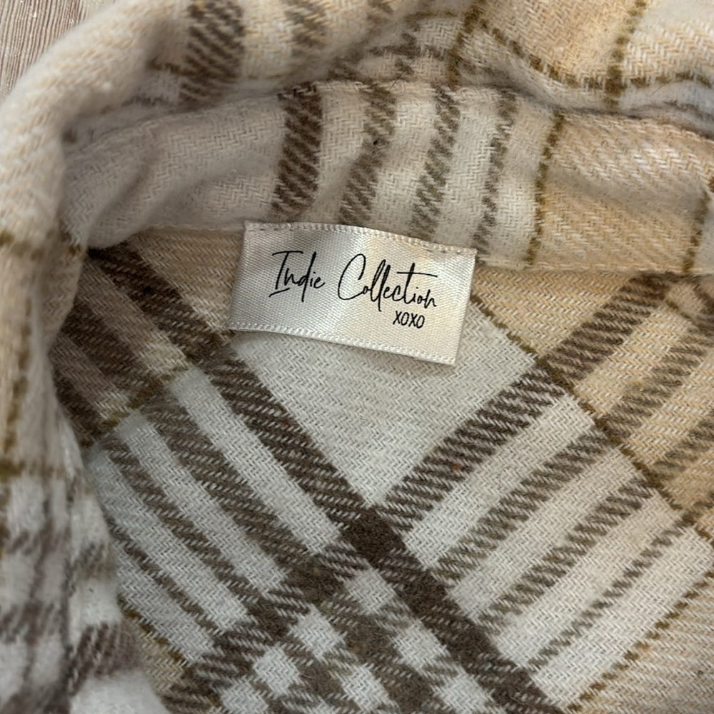 Oversized Plaid Button-Up Shacket - Picture 4 of 6